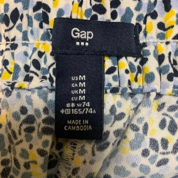 GAP floral pleated elasticized shorts, size M - Picture 3 of 4